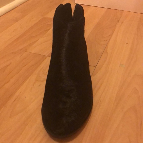 BLACK VELVET BOOTIES - Picture 2 of 3